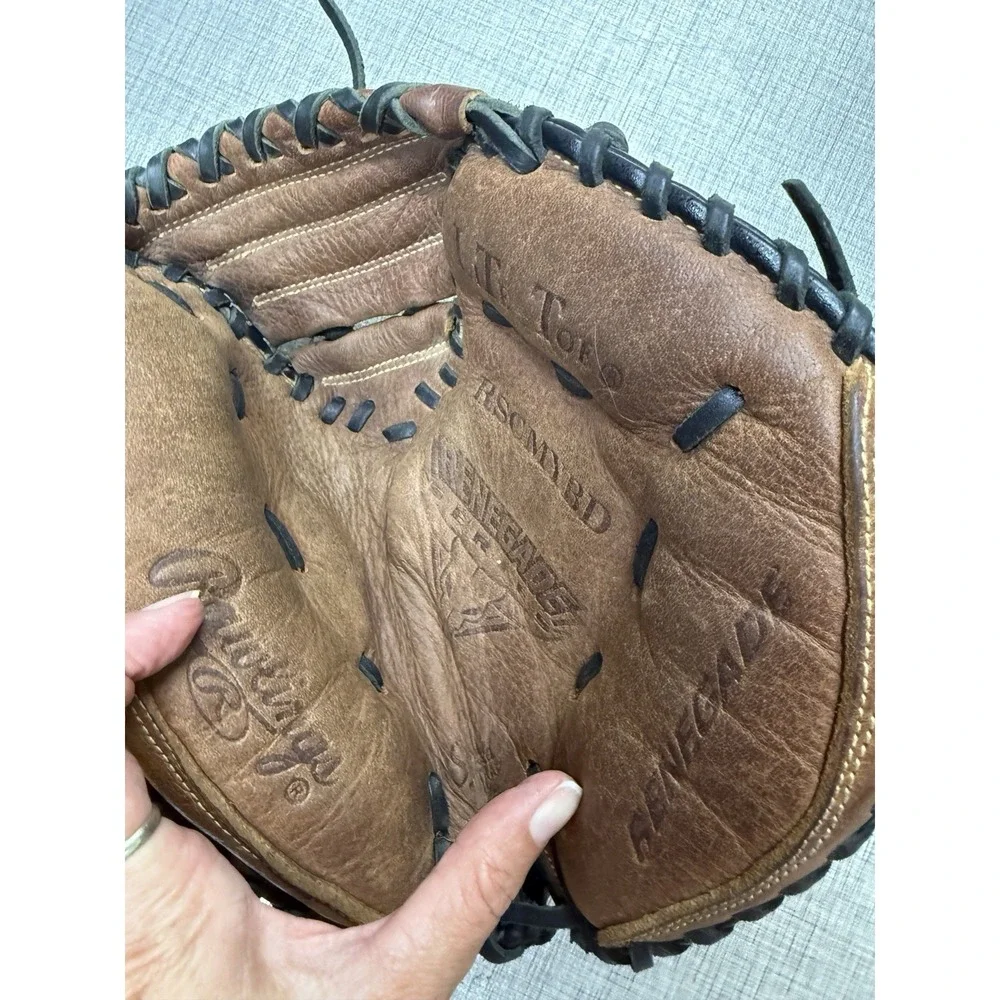 Rawlings Catchers Mitt RCMYB Renegade RHT Fastback Lite Toe Baseball Glove Youth